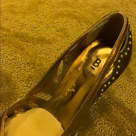 Heels - Picture 3 of 3